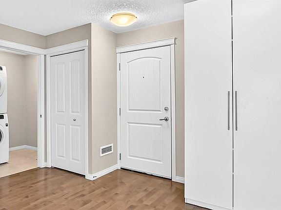 4th image of 304 N Cranberry Park SE #106