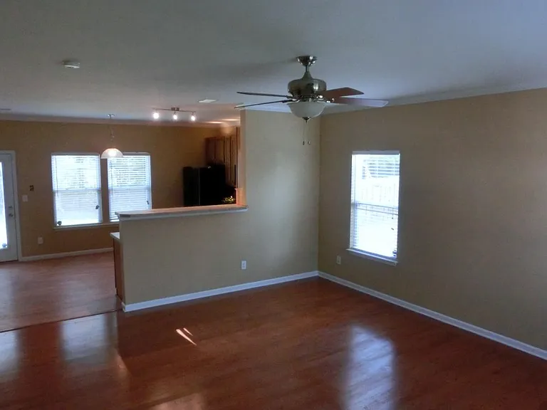 15713 Lakepoint Forest Dr — Photo 12