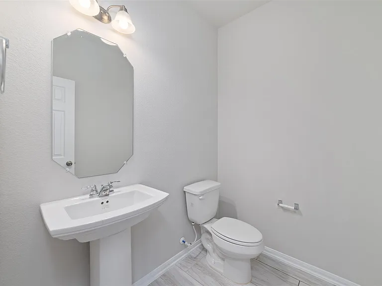 18511 Grand Spanish Oak Ct — Photo 26