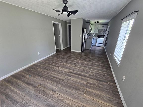 5th image of 1523 N Avenue F