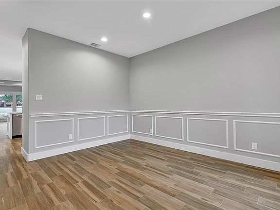 4th image of 8406 Cross Country Dr
