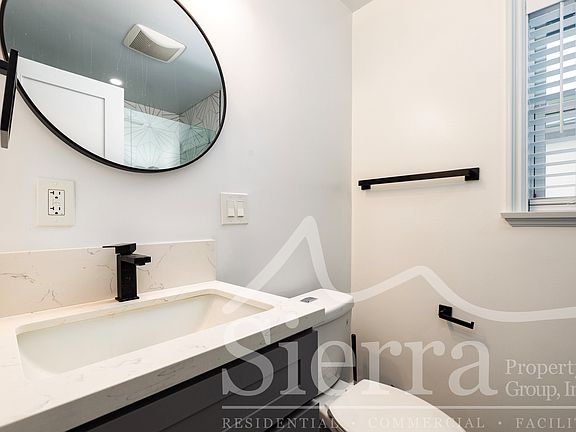 5th image of 1821 Chino St #B