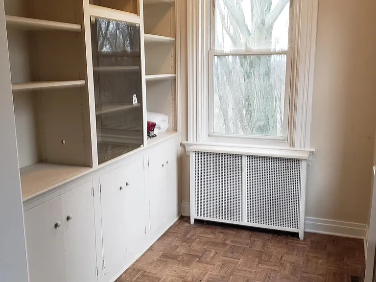 445 Kennedy Ave — Photo 2