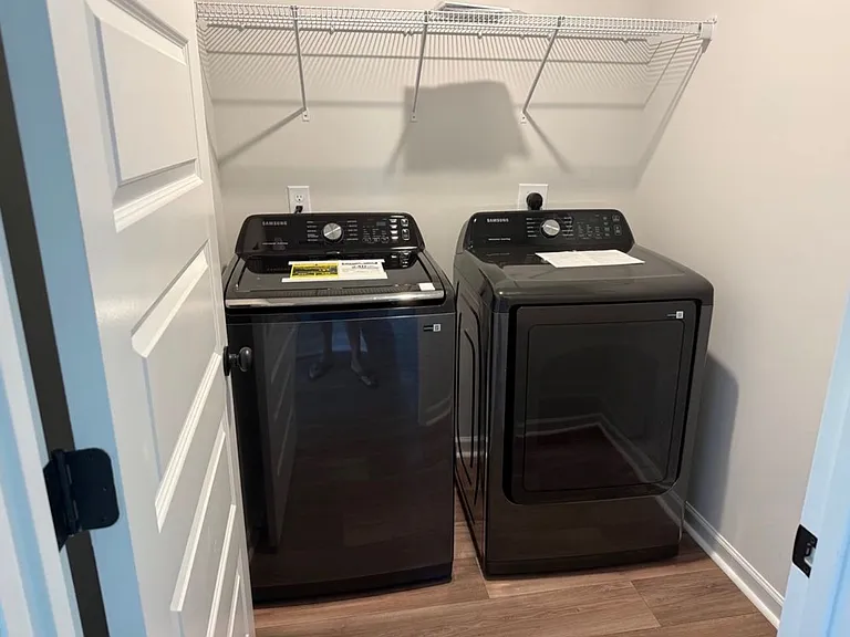 1098 Cooper Hawk Ln #1098 — Photo 4