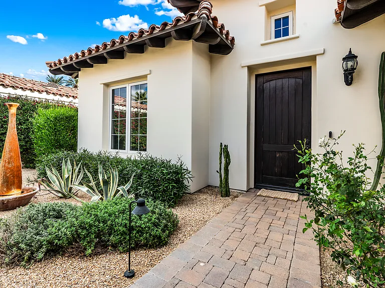 56738 Palms Dr — Photo 29