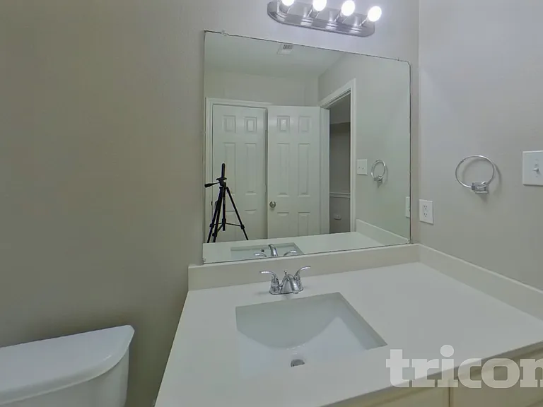 1217 Glencoe Dr — Photo 12