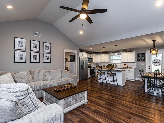 4th image of 132 Allyson Cir