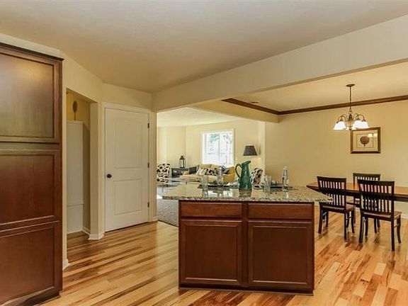 5th image of 9468 Stone View Dr