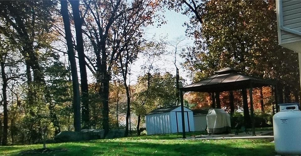 2nd image of 530 Skyline Dr