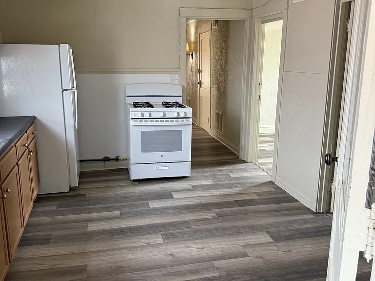 1740 W 87th St #2 — Photo 6