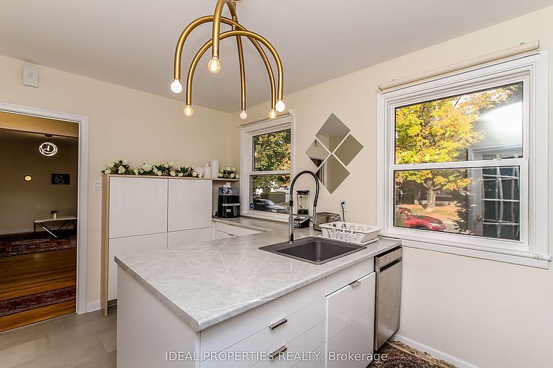 Ottawa House for rent - 3 Bedrooms — photo 15