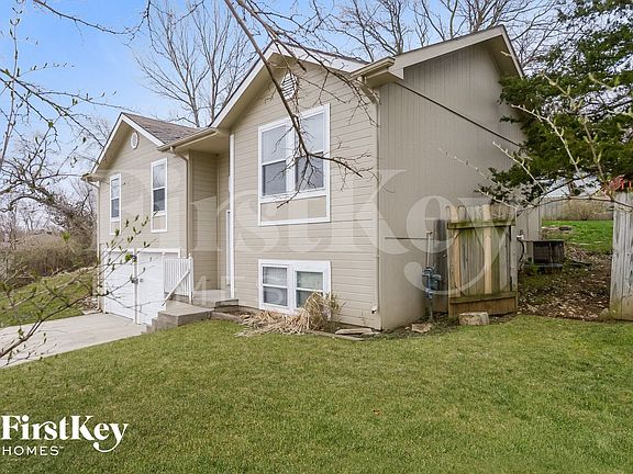2nd image of 333 Woods St