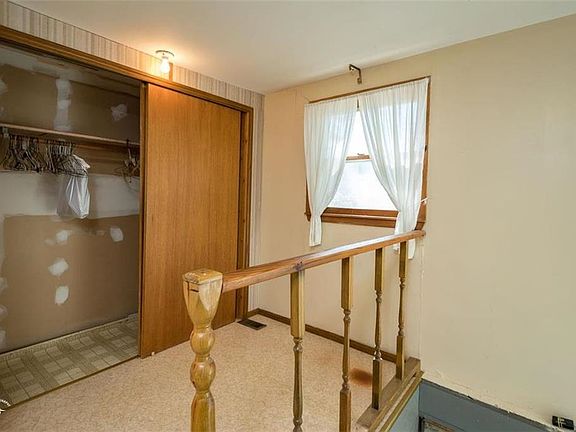 Mud room with closet