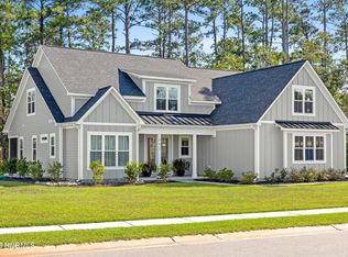 583 Crown Pointe Dr, Hampstead, NC 28443