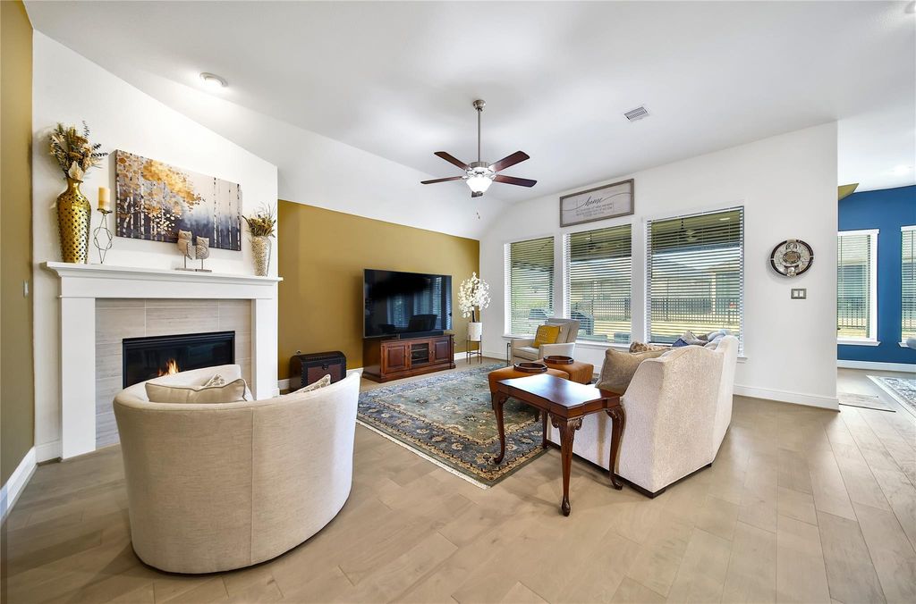 Apartment in Willis, Montgomery - More