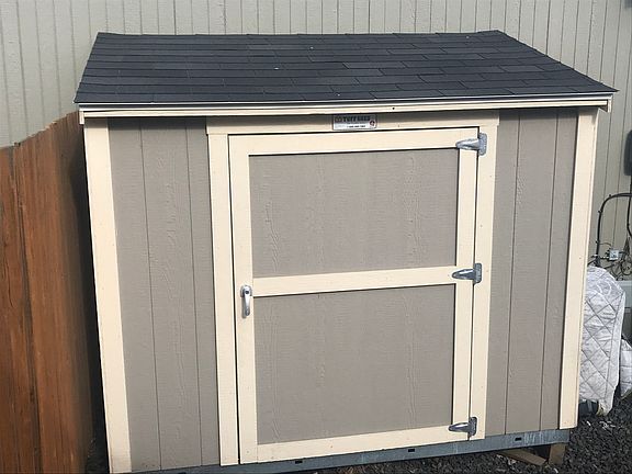 Garden shed to match. 