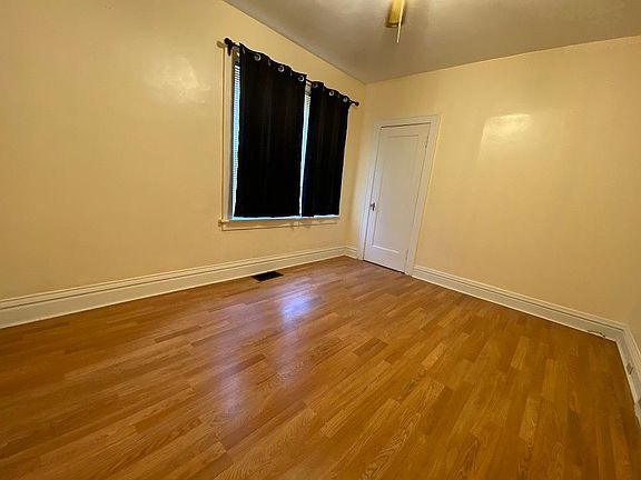 4th image of 110 E Goetz Ave