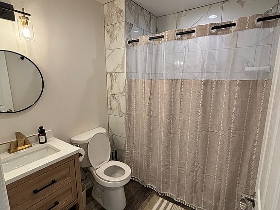 4th image of 3928 Silver Leaf Dr #2