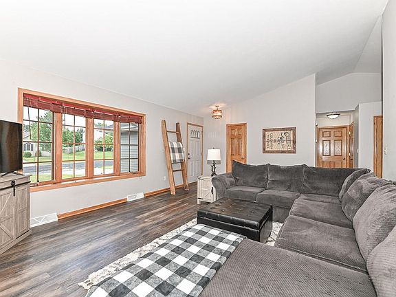 3rd image of 164 Mill AVENUE