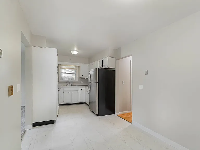 3230 Pasadena Pl — Photo 11
