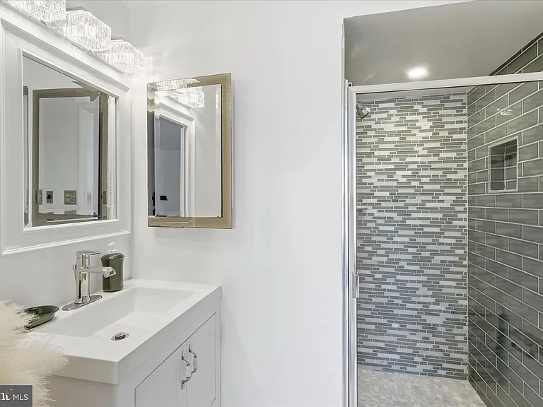 3360 Huntley Square Dr #B-1 — Photo 17