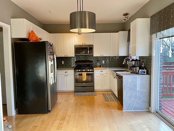 4th image of 2046 Preserve Cir W