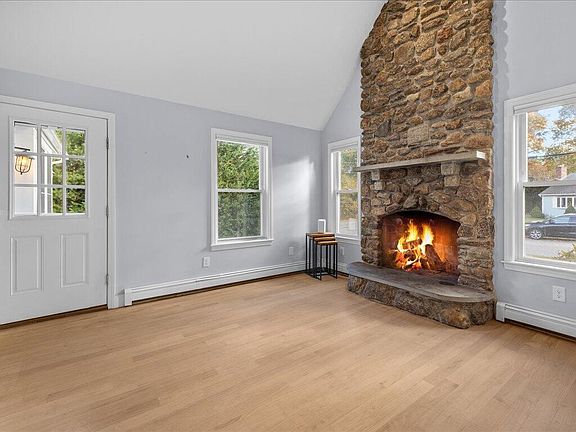 5th image of 266 Algonquin Avenue