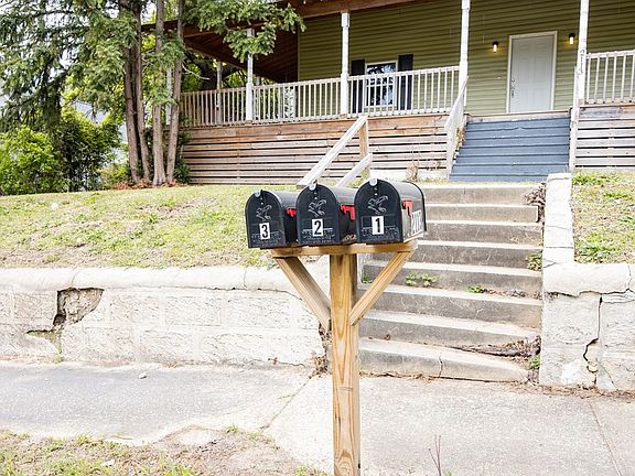 3rd image of 2113 Summerville Rd