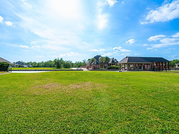 5th image of 314 Tigerlily Dr