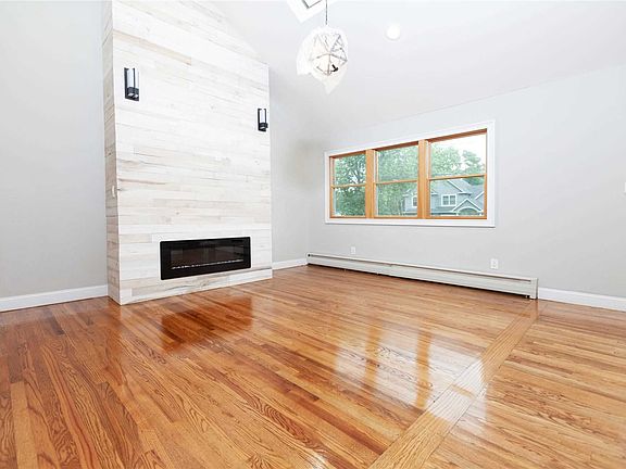 3rd image of 34 Marion St