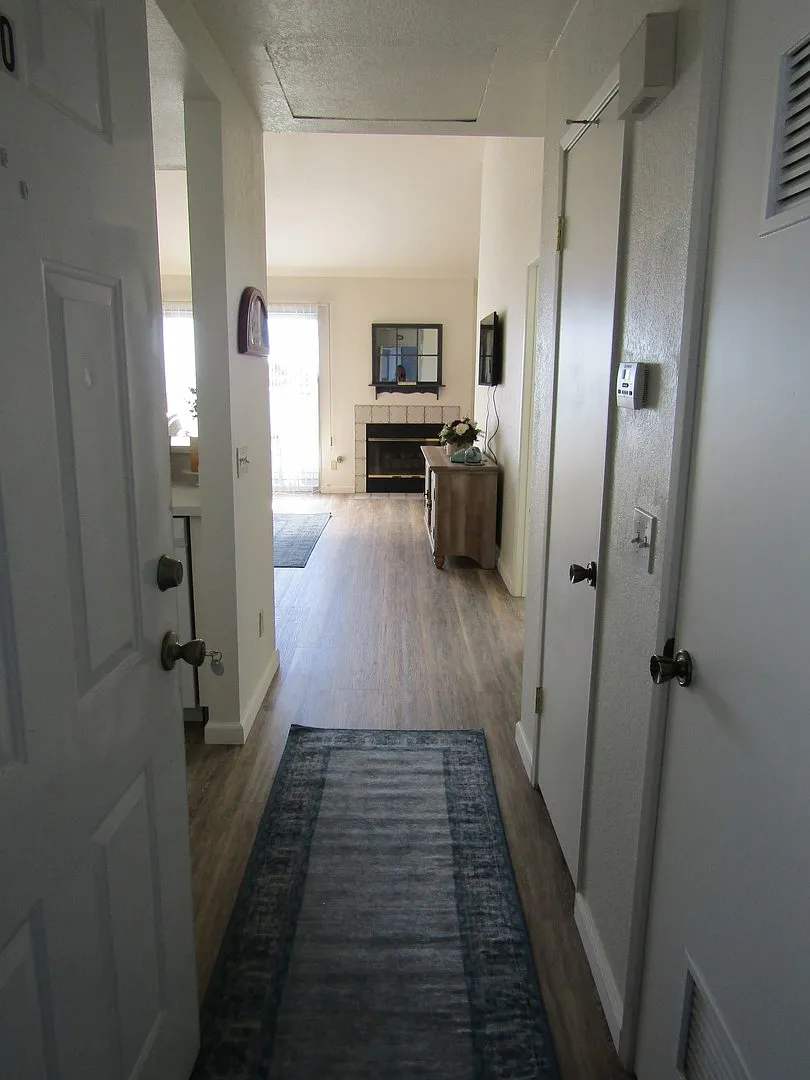 Gorgeous 1 Bed, 1 Bath Updated Condo in Shell Beach, Ample Amenities and All Utilities Included! — Photo 2