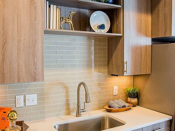 5th image of 52 Lindsley Ave #105