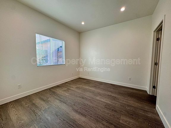 5th image of 6 Orange Dr #6
