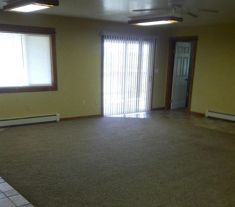 2nd image of 7454 Highway 65
