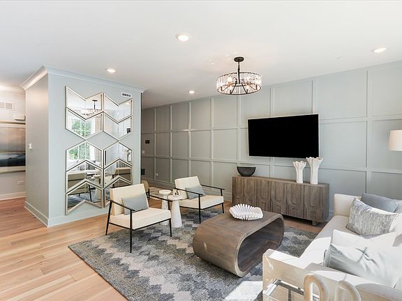 5th image of 2072 Iron Ridge Ln