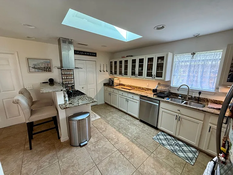 1651 Northridge Rd — Photo 11