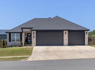 152 Nebo St, Prairie Grove, AR 72753