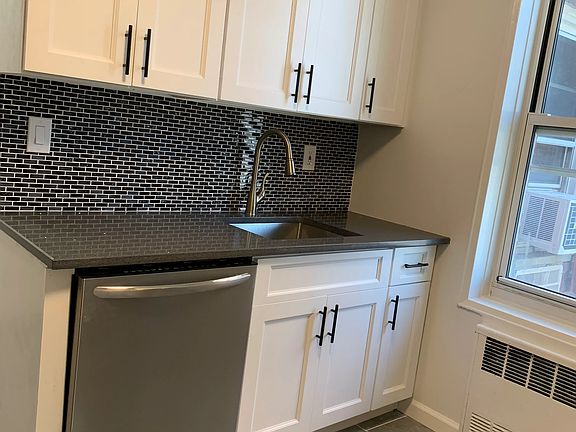 4th image of 66-10 Thornton Pl #3K