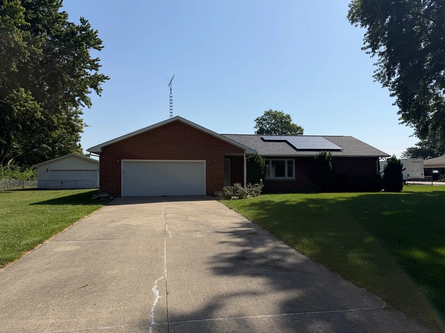 54 Longview Dr — Photo 2