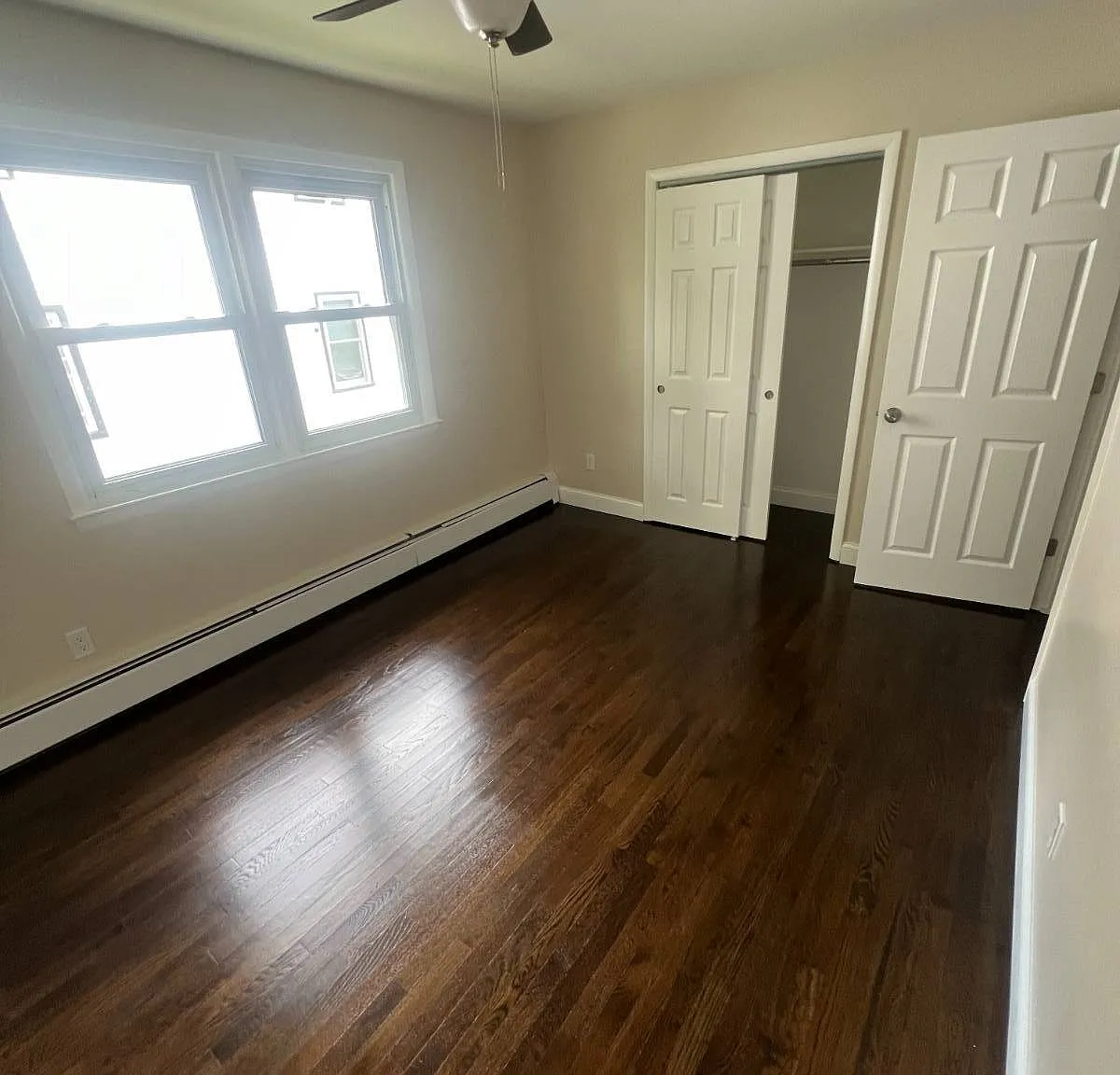 3 bed, 1.0 bath, 1167 sqft, $3,700 — Photo 4
