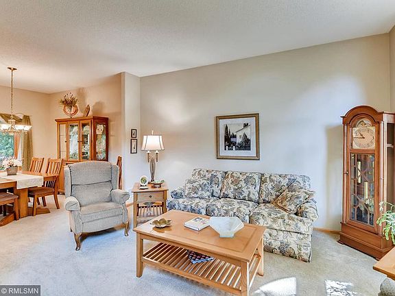5th image of 11053 Woodhaven Ct N