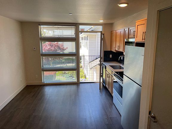 4th image of 3829 California Ave SW #210