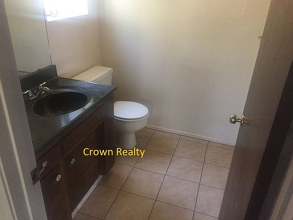 4th image of 2418 W Whitendale Ave