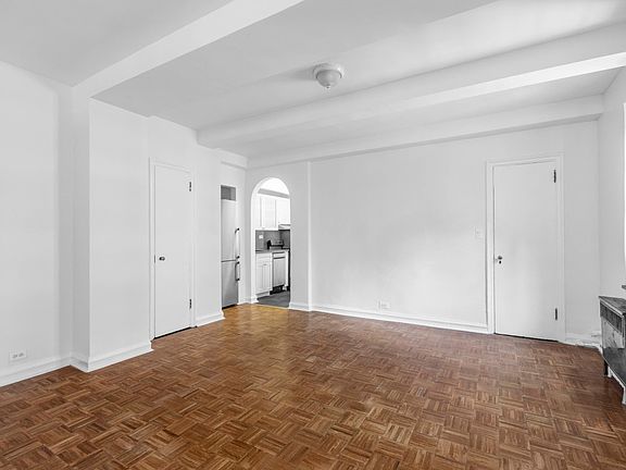 3rd image of 310 E 44th St APT 601