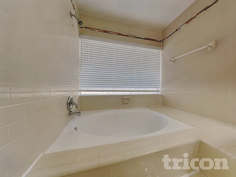 8559 Spring Green Dr — Photo 10