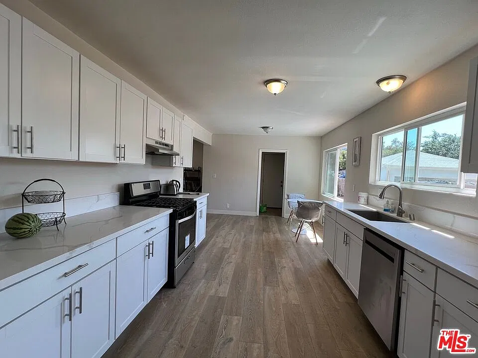 316 San Pascual Ave — Photo 2