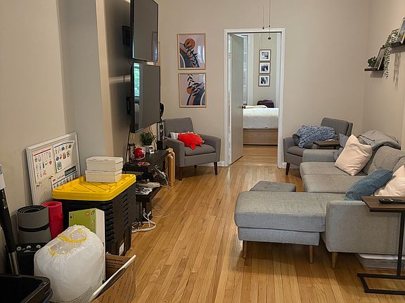 4th image of 940 Willow Ave APT 2