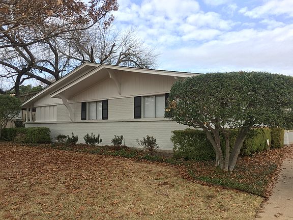 644 Cambridge Dr