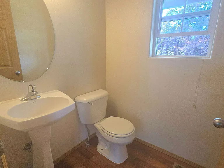 29 Stratford Dr — Photo 7
