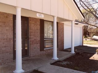 1211 Skyview St SW, Decatur, AL 35601